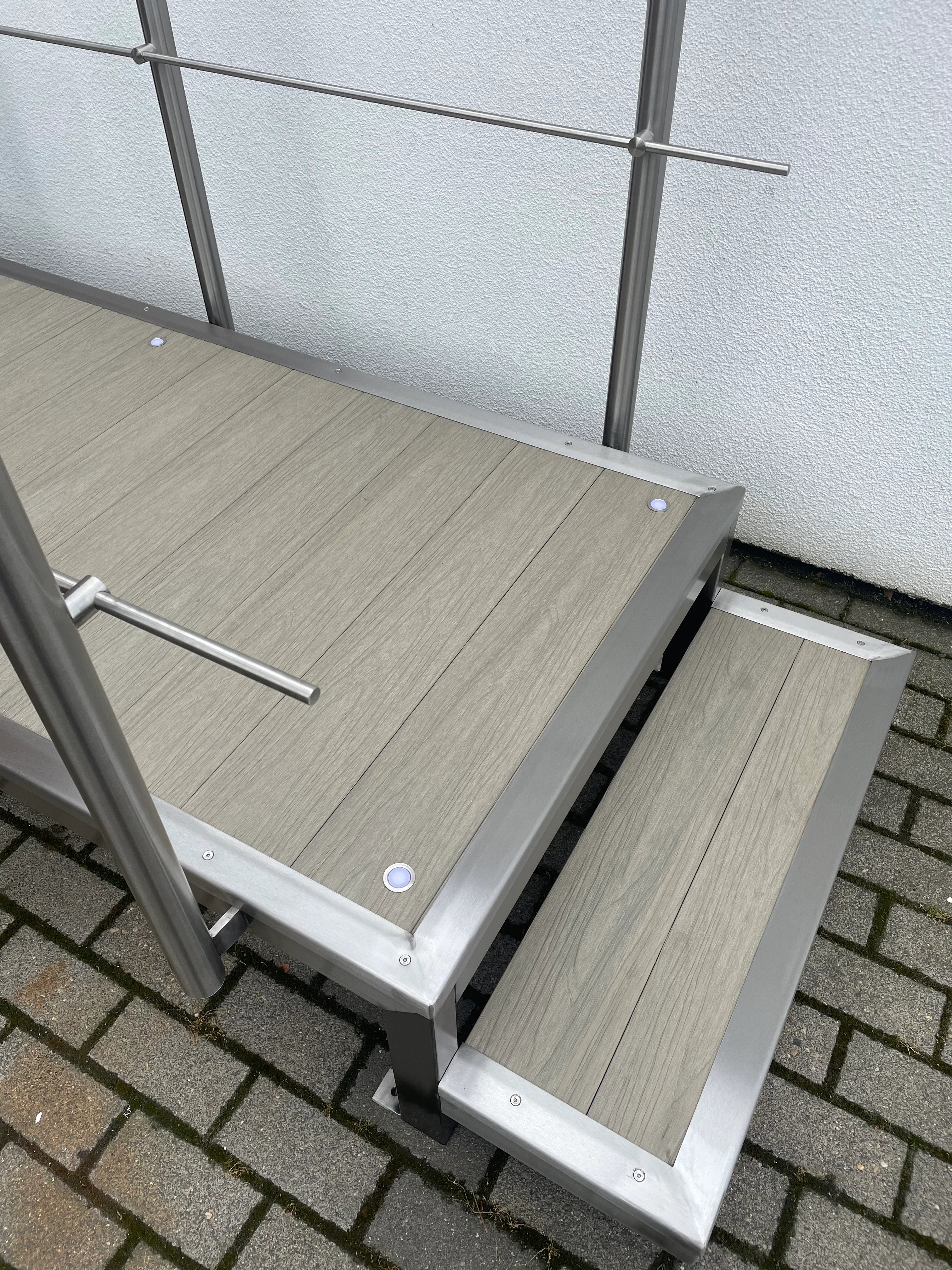 Trittstufe für Brücke